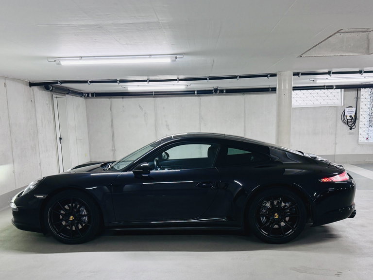 Porsche 991 Carrera 4 Black Edition