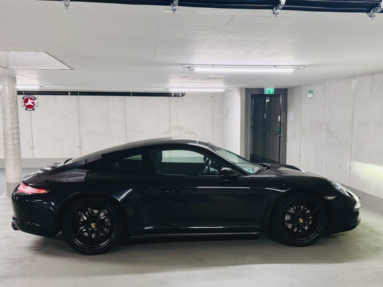 Porsche 991 Carrera 4 Black Edition