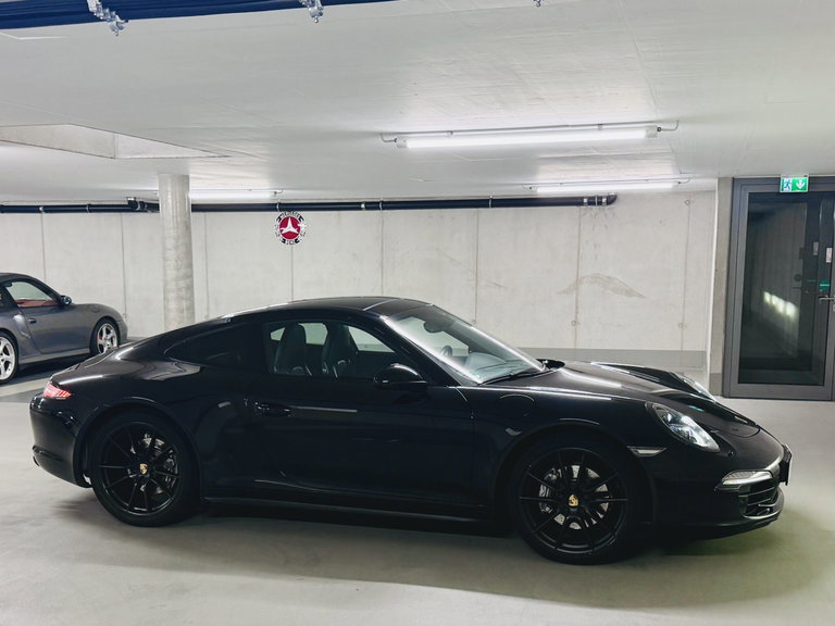Porsche 991 Carrera 4 Black Edition