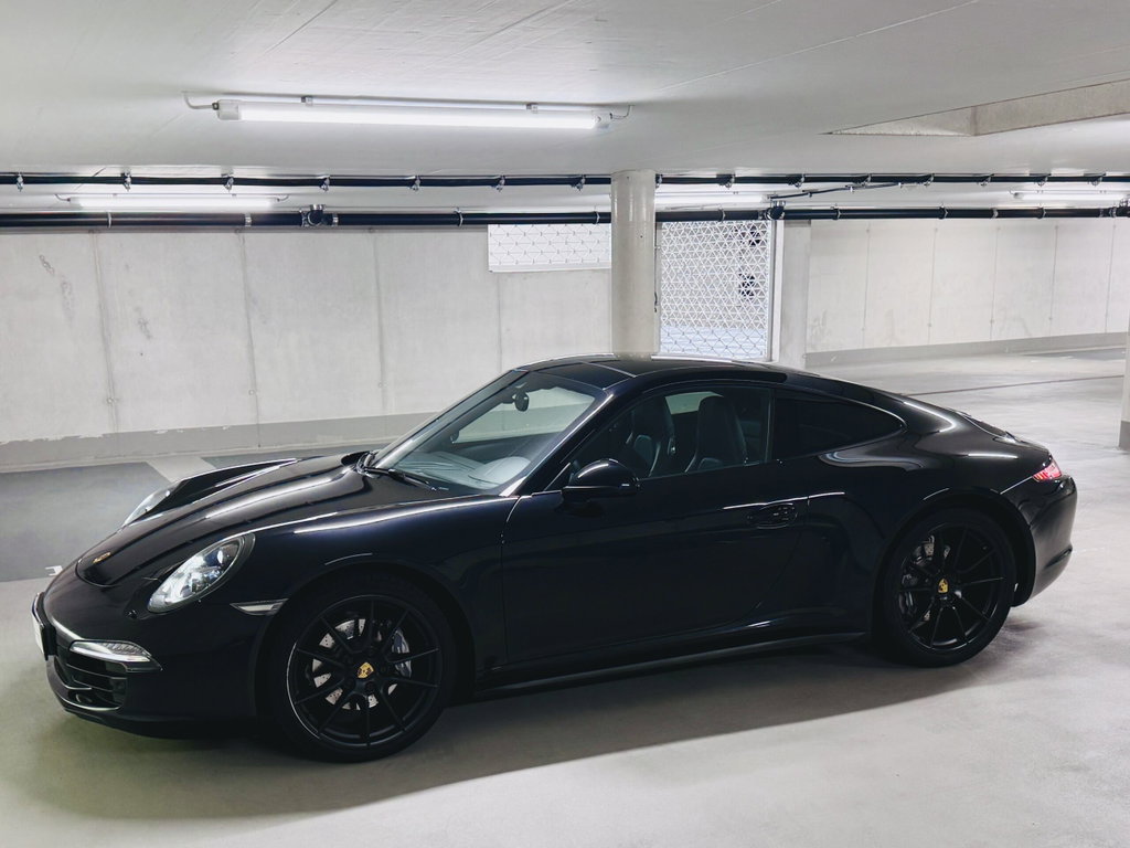 Porsche 991 Carrera 4 Black Edition