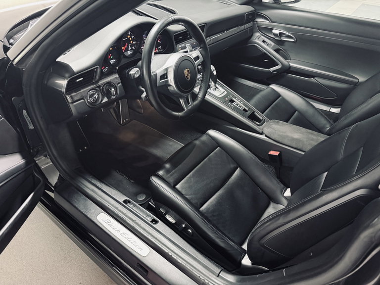 Porsche 991 Carrera 4 Black Edition