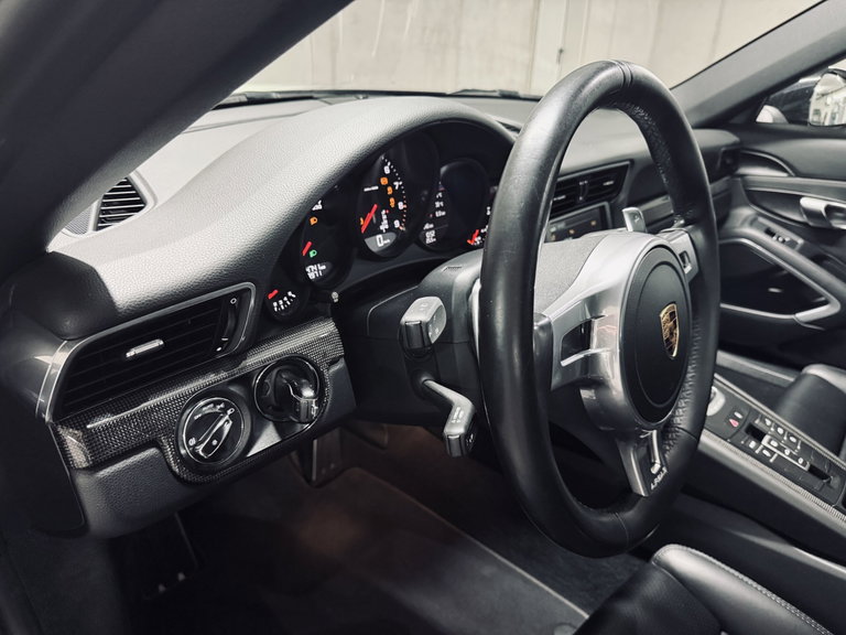 Porsche 991 Carrera 4 Black Edition