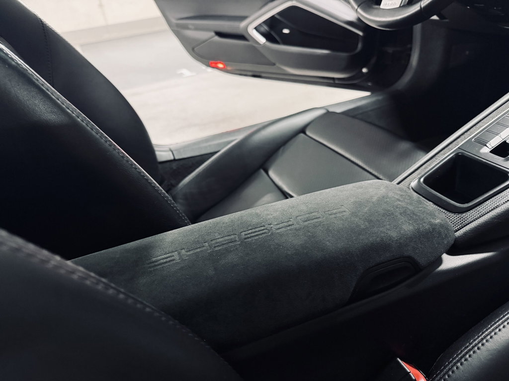 Porsche 991 Carrera 4 Black Edition