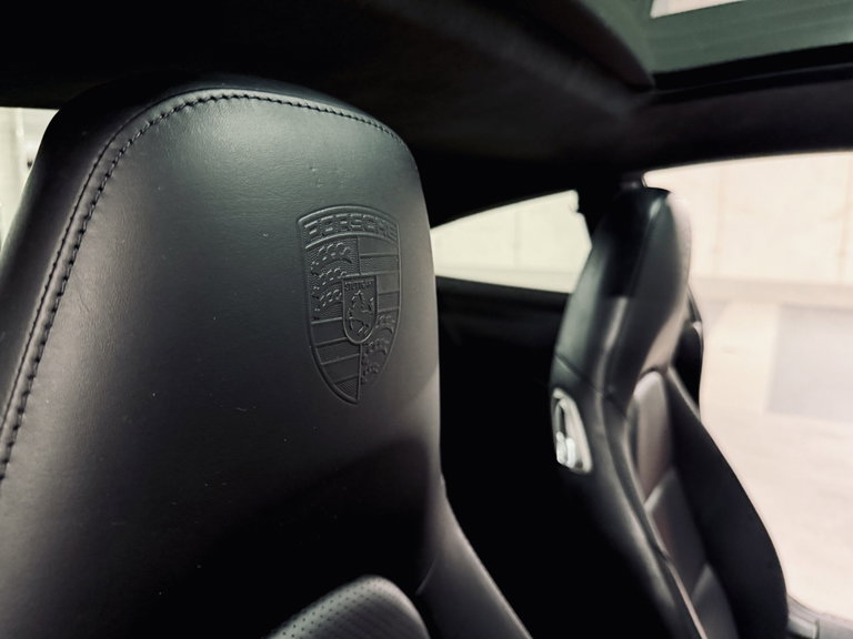 Porsche 991 Carrera 4 Black Edition