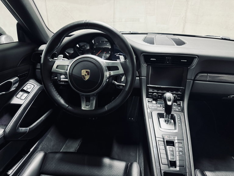 Porsche 991 Carrera 4 Black Edition