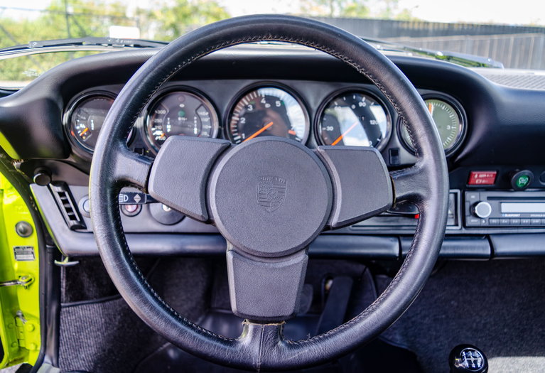 Porsche 911 Carrera 2.7