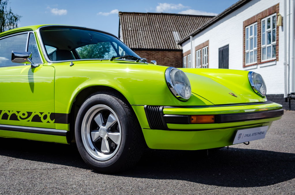 Porsche 911 Carrera 2.7