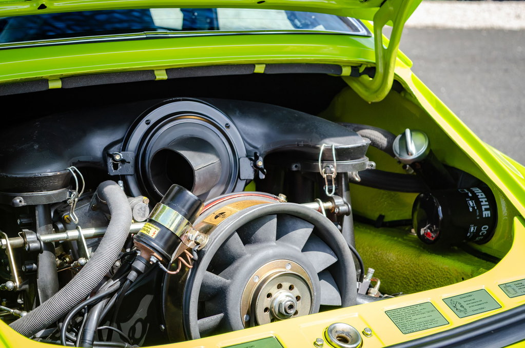 Porsche 911 Carrera 2.7