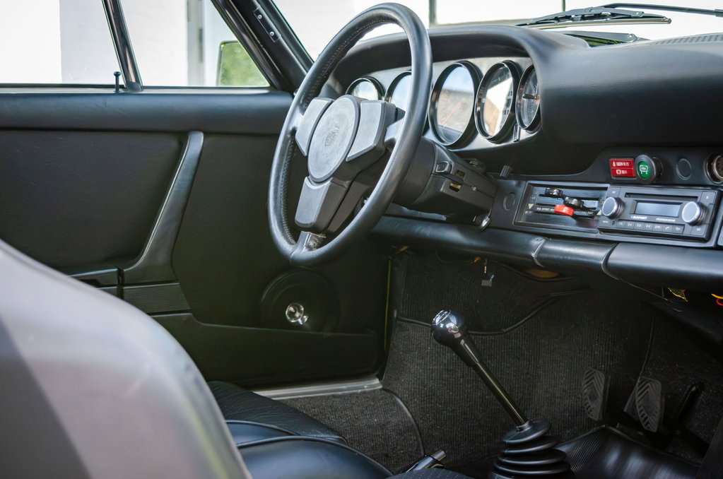 Porsche 911 Carrera 2.7