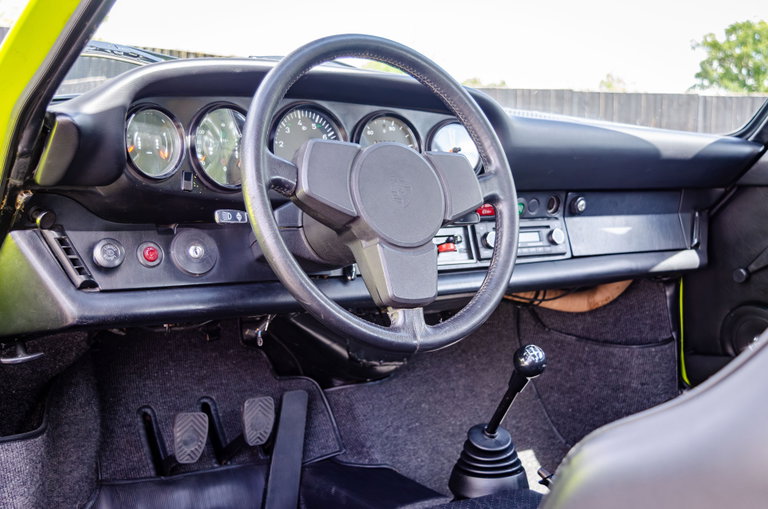 Porsche 911 Carrera 2.7