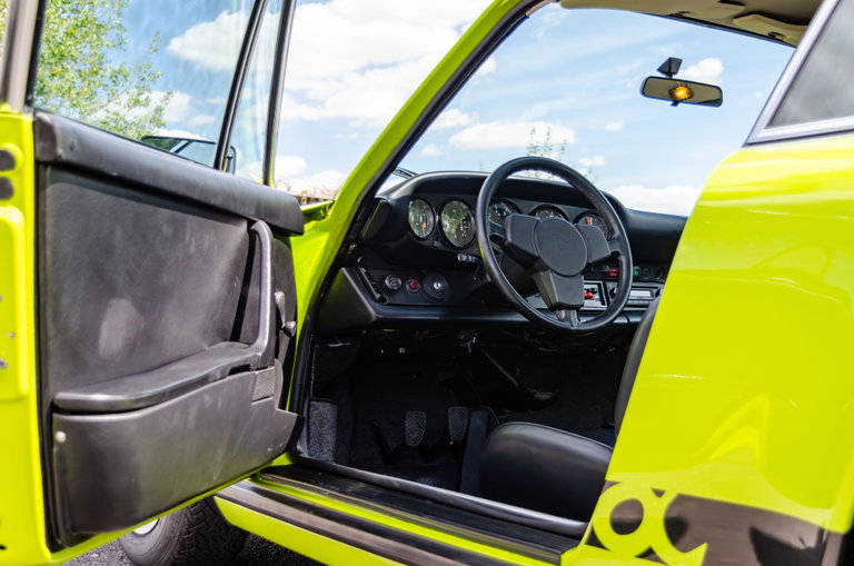 Porsche 911 Carrera 2.7