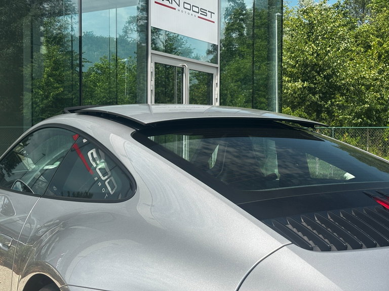 Porsche 992 Carrera