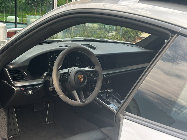 Porsche 992 Carrera
