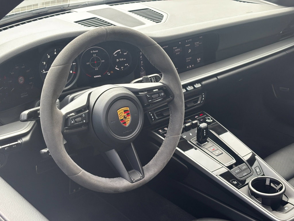 Porsche 992 Carrera