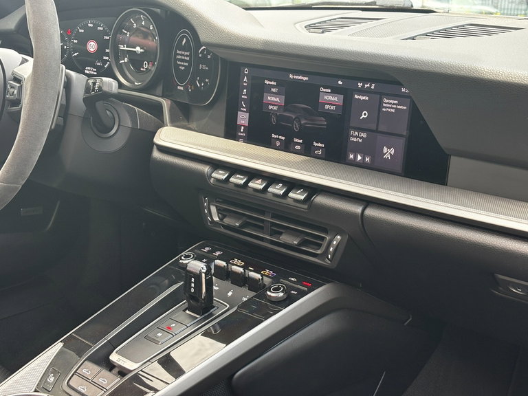 Porsche 992 Carrera