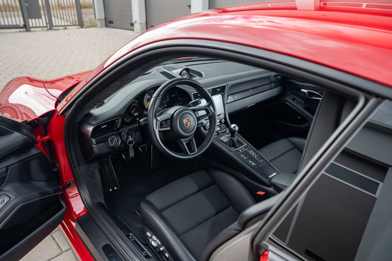 Porsche 991.2 GT3 Touring