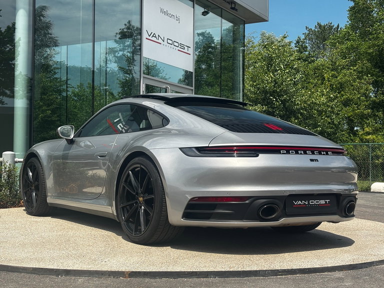 Porsche 992 Carrera