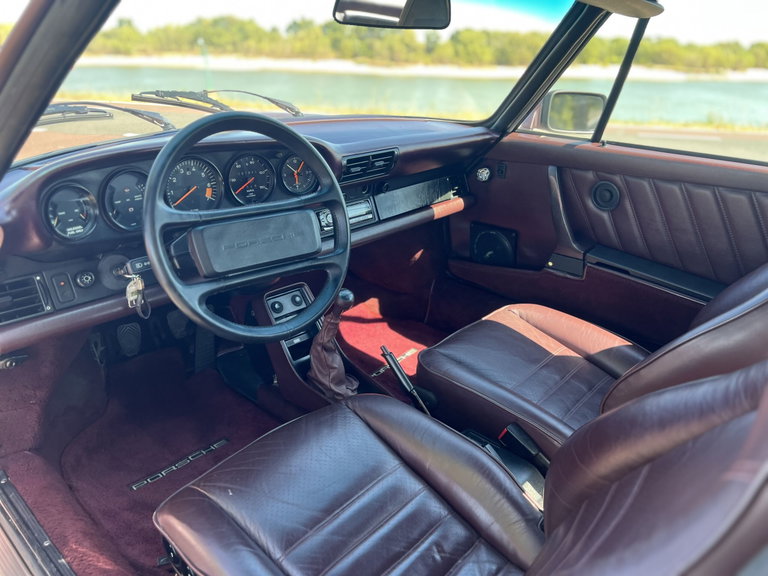 Porsche 911 Carrera 3.2 (US)