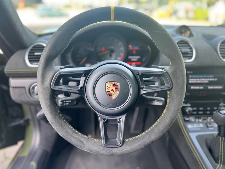 Porsche 718 Cayman GT4 RS
