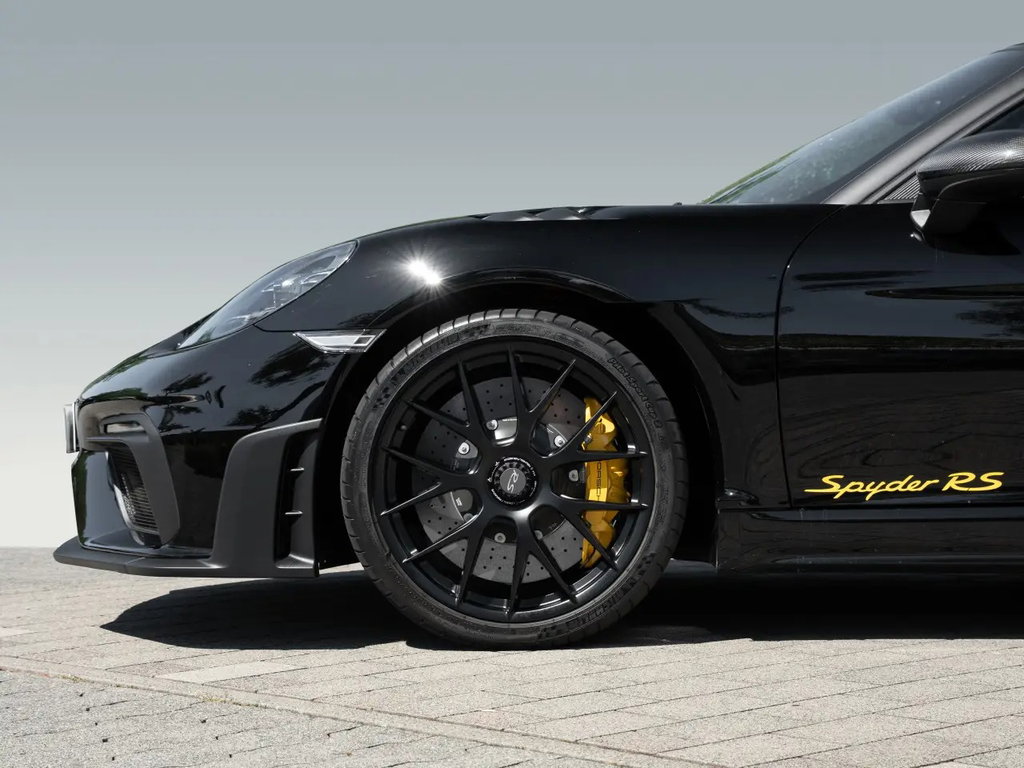Porsche 718 Spyder RS