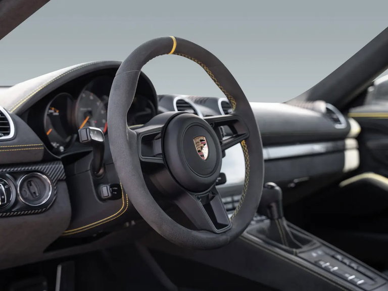 Porsche 718 Spyder RS