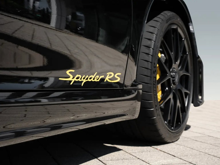Porsche 718 Spyder RS