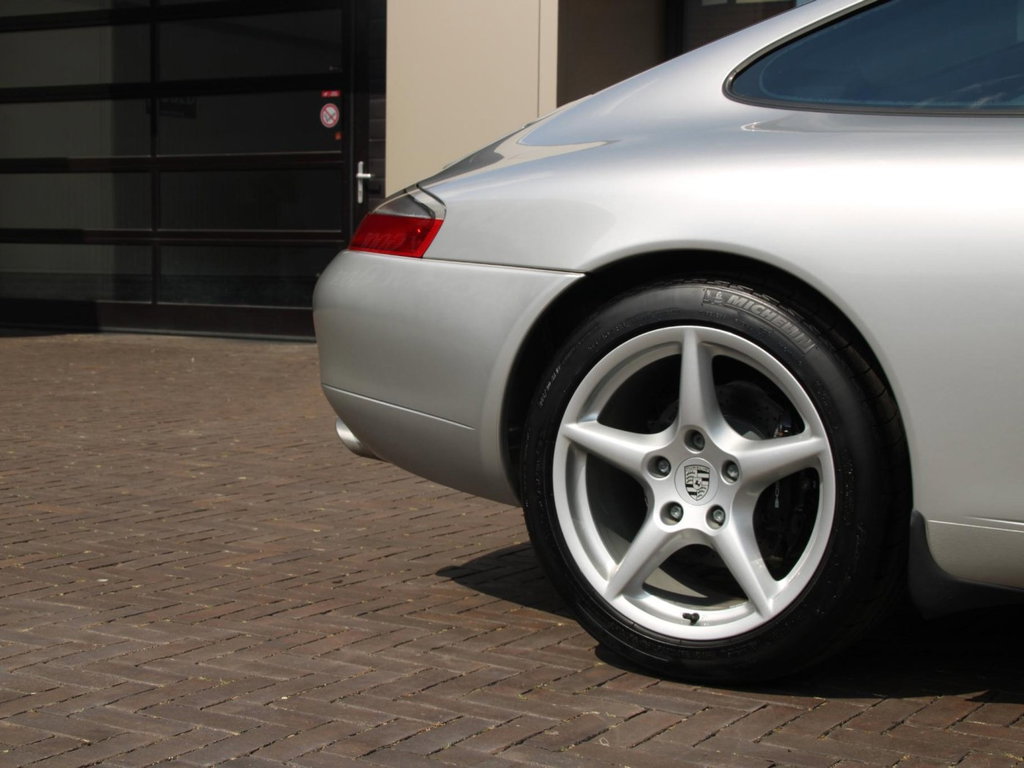 Porsche 996 Carrera