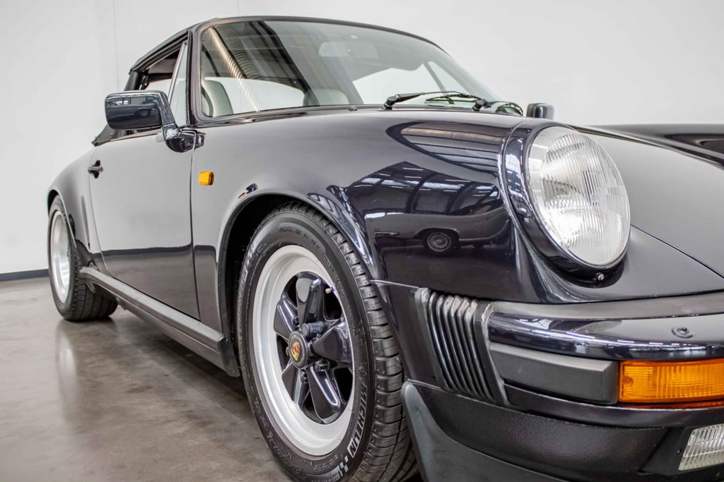 Porsche 911 Carrera 3.2 « 25 Jahre 911 »