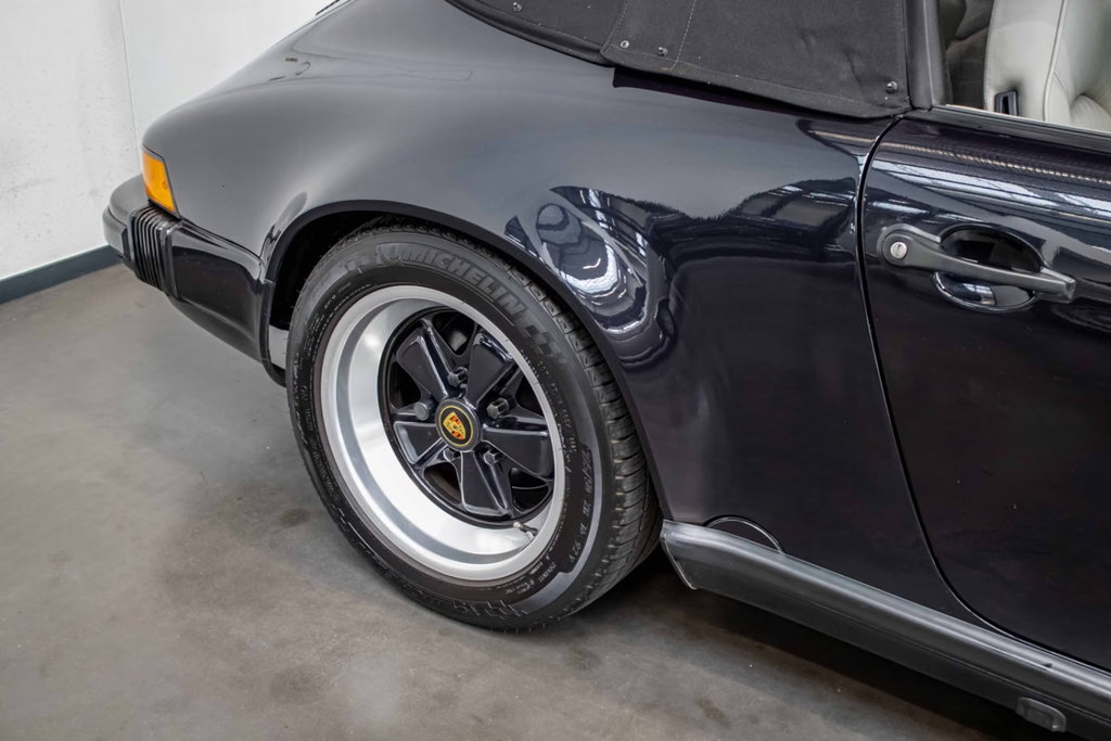 Porsche 911 Carrera 3.2 « 25 Jahre 911 »