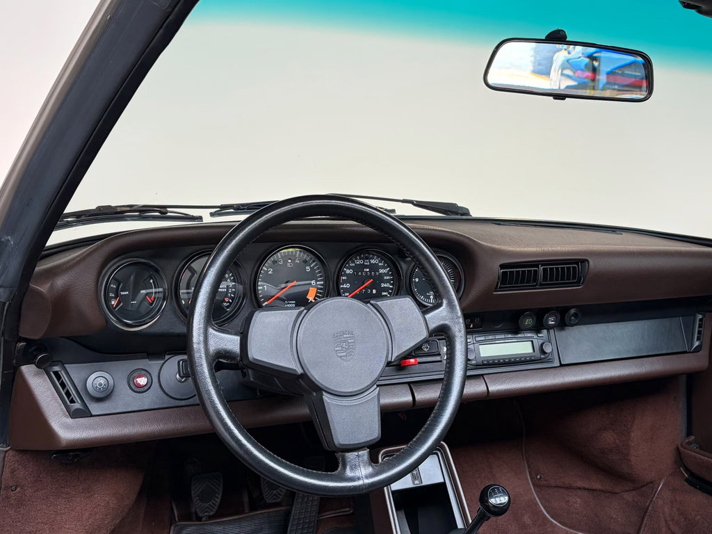 Porsche 911 Carrera 3.2