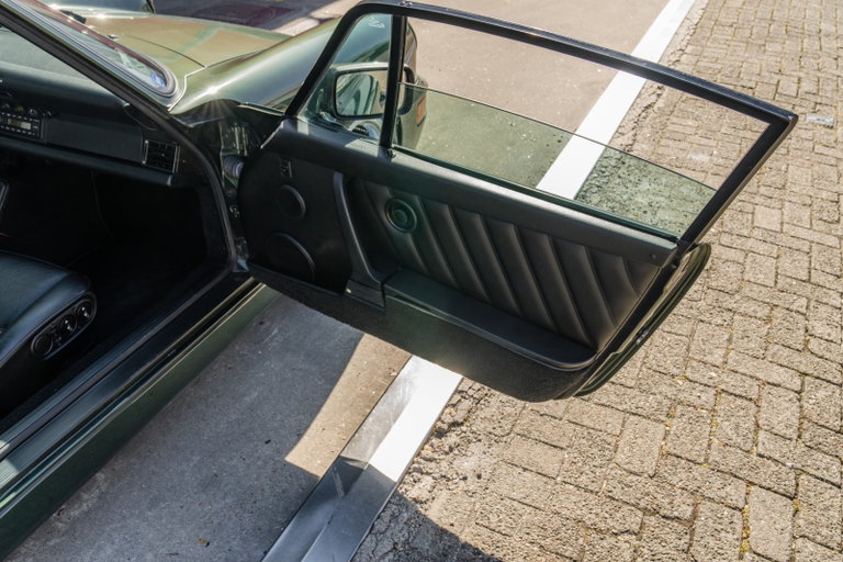 Porsche 964 Carrera 4