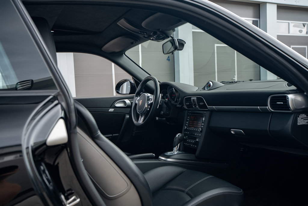 Porsche 997.2 Carrera GTS