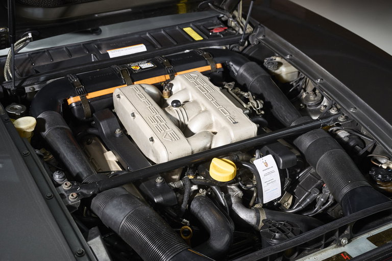 Porsche 928 S4