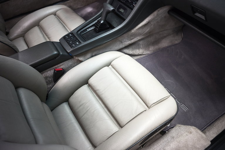 Porsche 928 S4