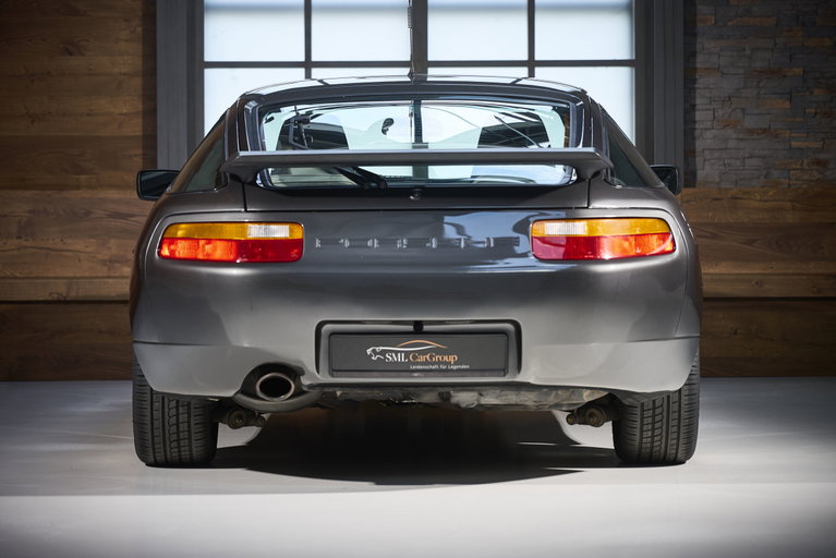 Porsche 928 S4