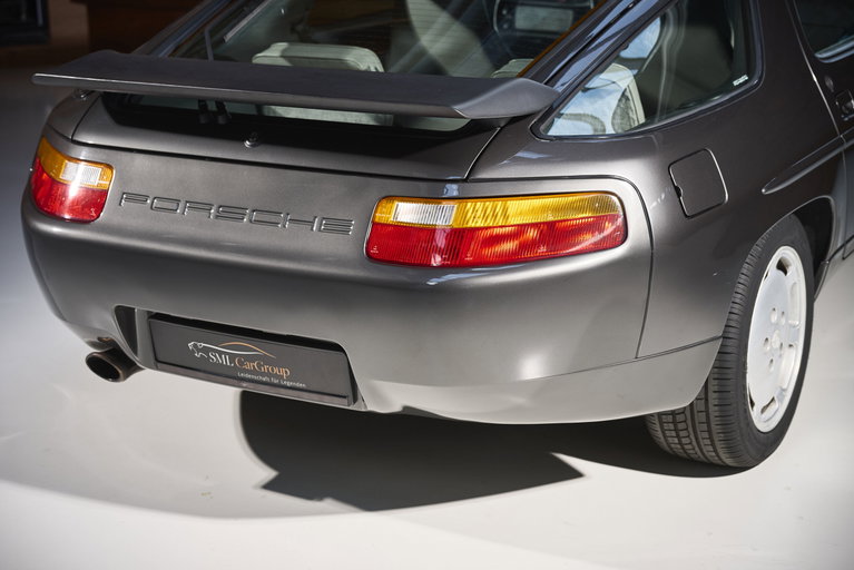 Porsche 928 S4