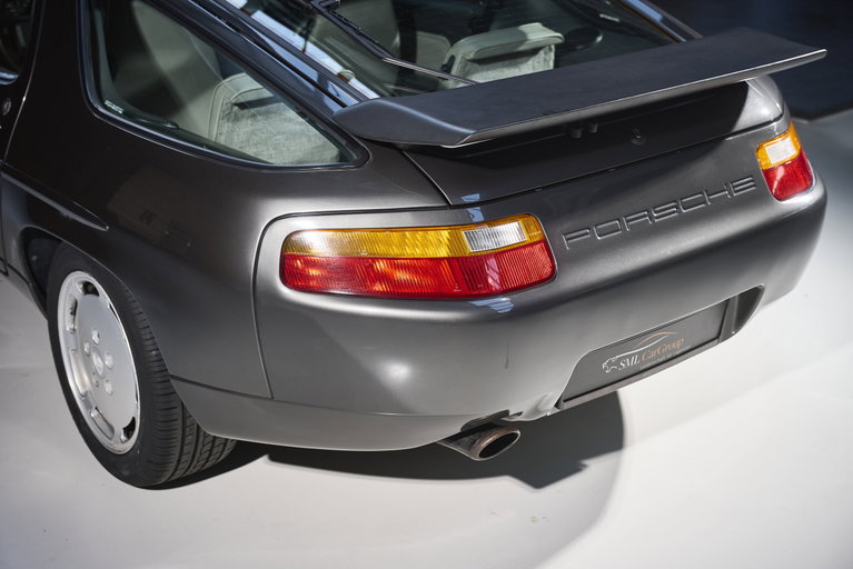 Porsche 928 S4