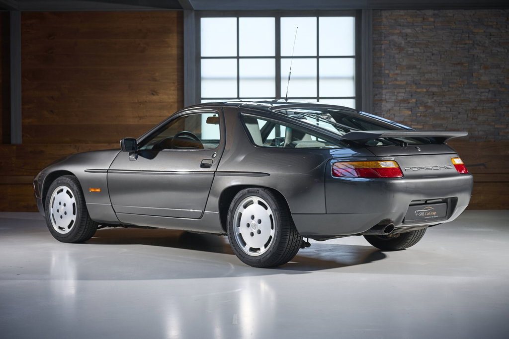 Porsche 928 S4