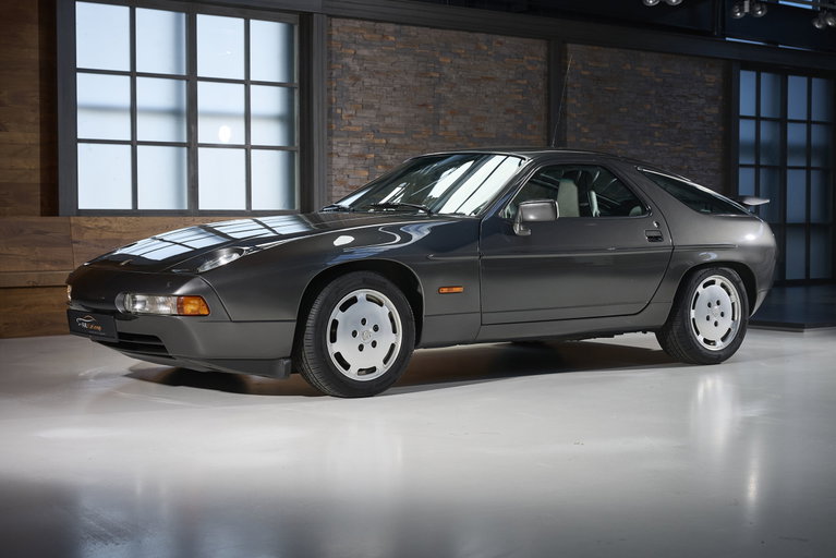 Porsche 928 S4