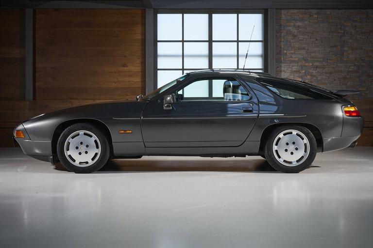 Porsche 928 S4