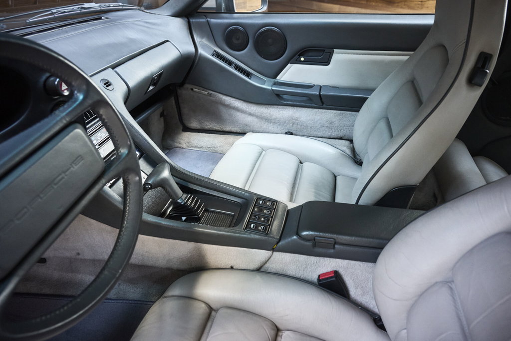 Porsche 928 S4