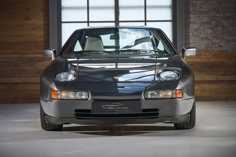 Porsche 928 S4