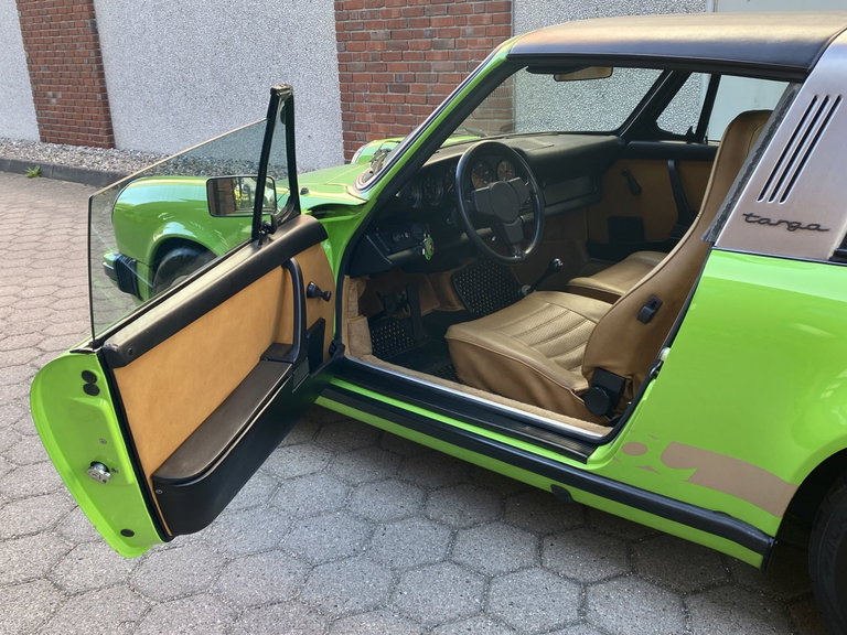 Porsche 911 Carrera (US)