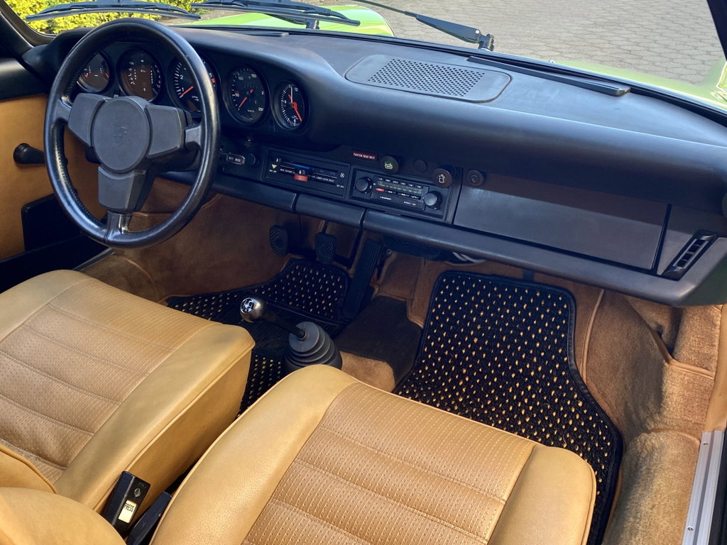 Porsche 911 Carrera (US)