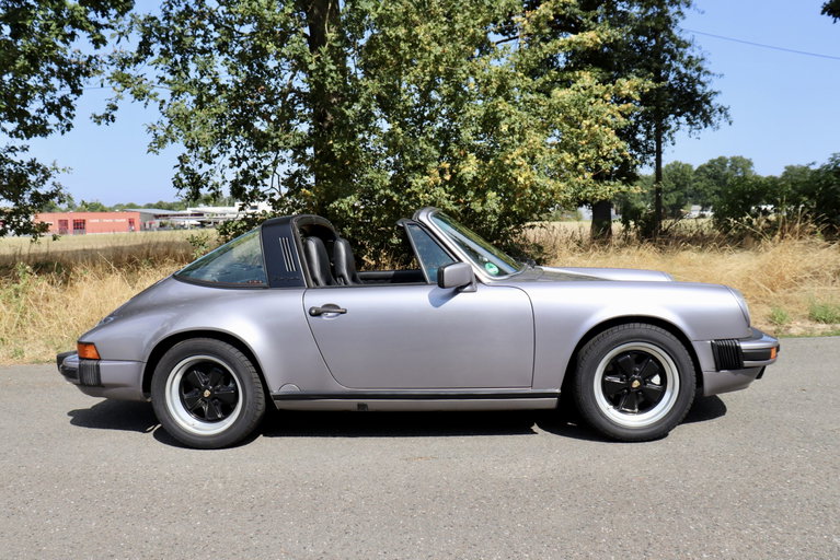 Porsche 911 Carrera 3.2 (US)