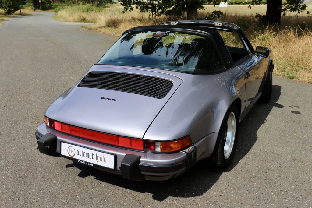 Porsche 911 Carrera 3.2 (US)