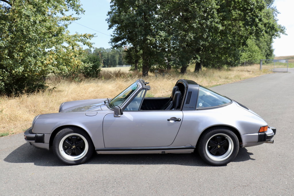 Porsche 911 Carrera 3.2 (US)