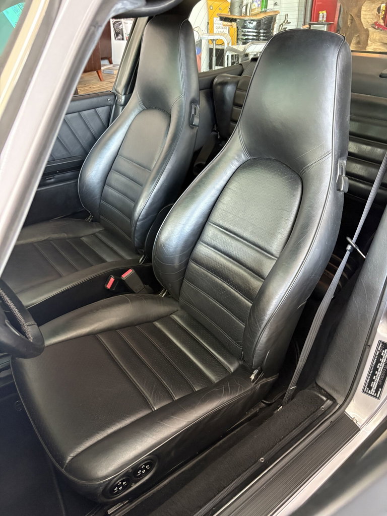Porsche 911 Carrera 3.2 (US)