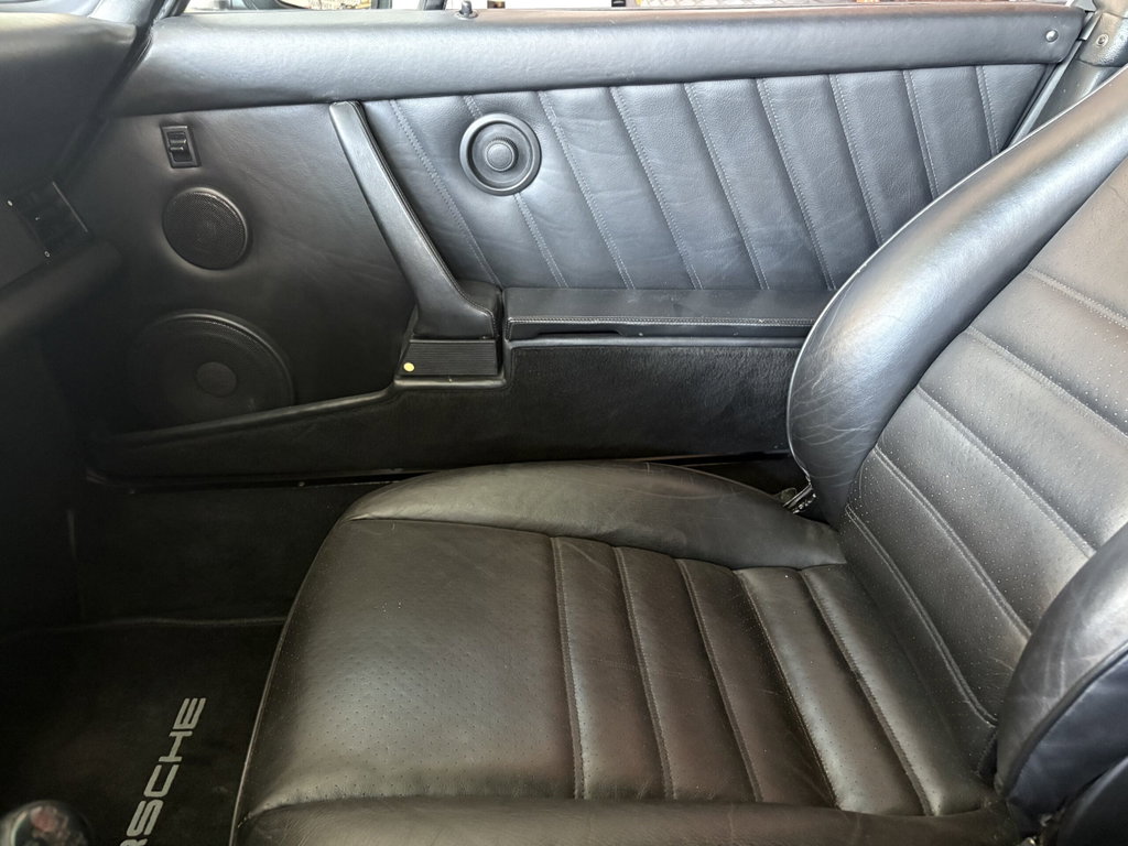 Porsche 911 Carrera 3.2 (US)