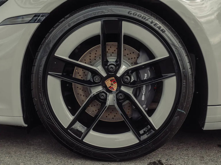 Porsche 992.2 Carrera